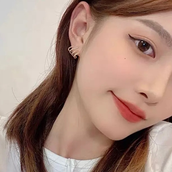 New Claw Ear Hook Clip Earrings  Four-Prong Setting CZ Gold Color - Picture 2 of 6